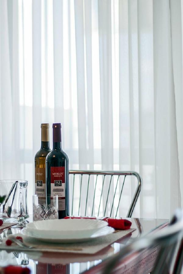 Apartment Milana - Cozy Stay With Free Parking スプリト エクステリア 写真